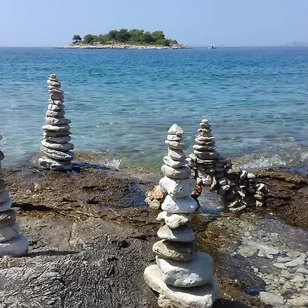 Kate, With Sea View, Garden And Parking, Murter, Dalmatia *