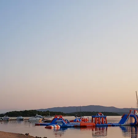 Apartamento Kate - Wake Up To The Sea, Terrace, Garden & Parking, - Dalmatia