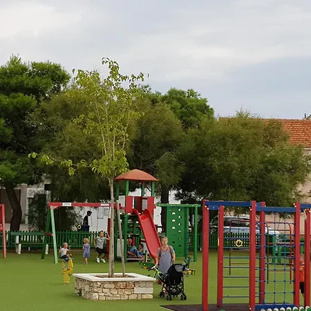 Kate - Wake Up To The Sea, Terrace, Garden & Parking, - Dalmatia * Murter