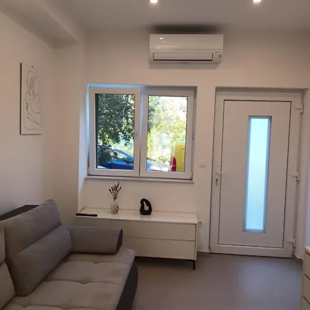 Kate - Wake Up To The Sea, Terrace, Garden & Parking, - Dalmatia Apartman Murter