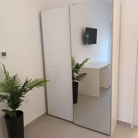 Kate - Wake Up To The Sea, Terrace, Garden & Parking, - Dalmatia Apartamento *