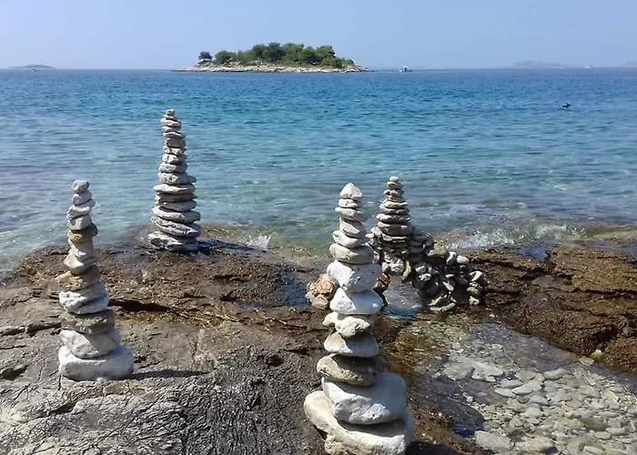 Kate - Wake Up To The Sea, Terrace, Garden & Parking, - Dalmatia *