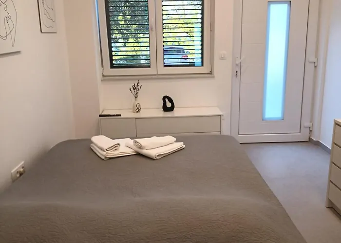 Kate - Wake Up To The Sea, Terrace, Garden & Parking, - Dalmatia Apartamento