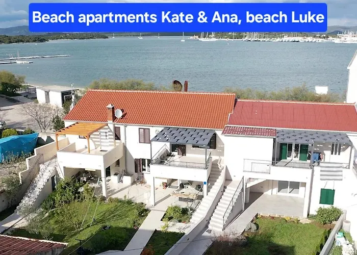 Kate - Wake Up To The Sea, Terrace, Garden & Parking, - Dalmatia 무르테르