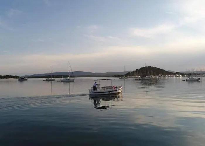 Kate - Wake Up To The Sea, Terrace, Garden & Parking, - Dalmatia *