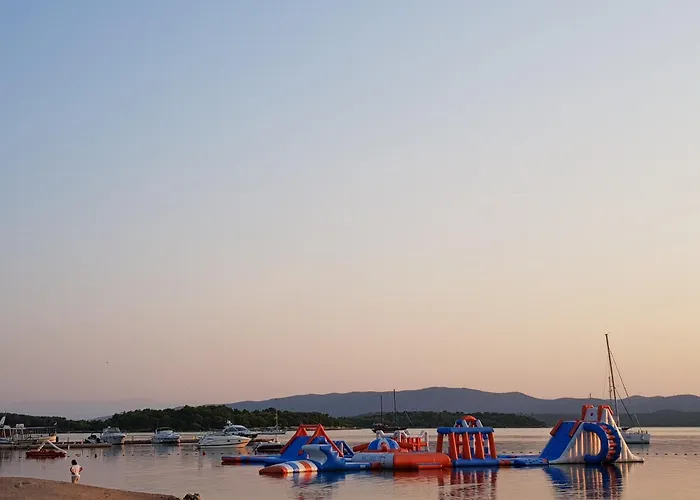 Appartement Kate - Wake Up To The Sea, Terrace, Garden & Parking, - Dalmatia