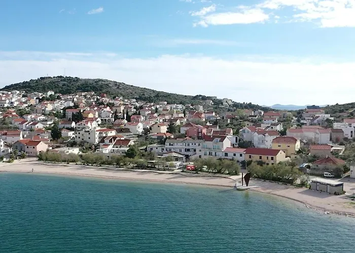 Kate - Wake Up To The Sea, Terrace, Garden & Parking, - Dalmatia Appartement *